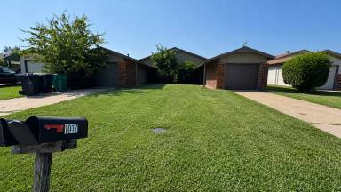 Main picture of 1017 SW 81st St