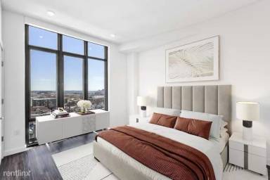 Main picture of 946 Broadway