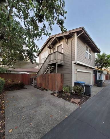 Main picture of 626 McGinnis Cir