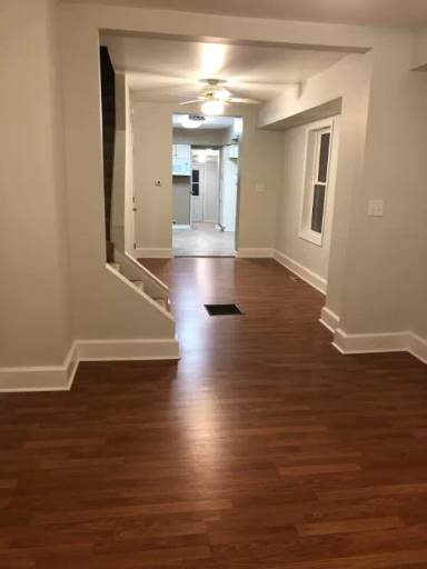 Main picture of 19 W Maple St