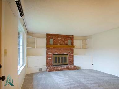 Main picture of 2771 Newton St