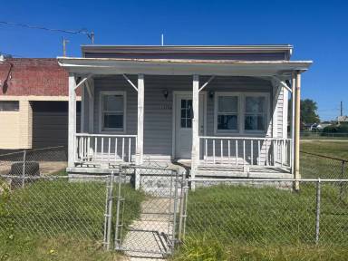 Main picture of 2706 Nine Mile Rd
