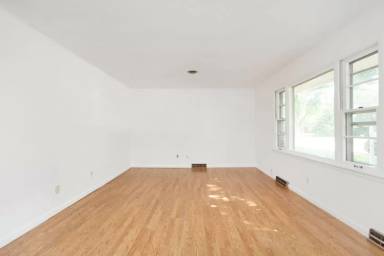 Main picture of 1733 Vaughn Dr