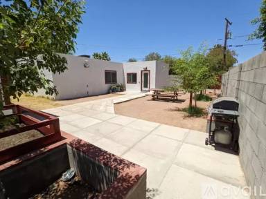 Main picture of 4350 E Palm Ln