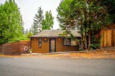 Main picture of 14082 Woodland Dr
