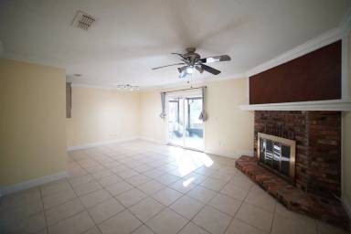 Main picture of 2410 Poco St