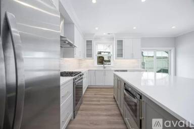 Main picture of 6 Edgewood St
