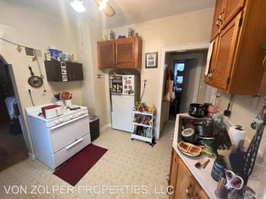 Main picture of 2442 N Bremen St