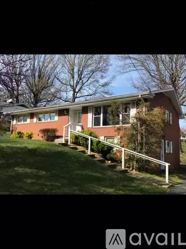 Main picture of 510 N Gilmer Park