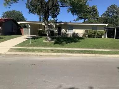 Main picture of 5139 Village Trail Dr