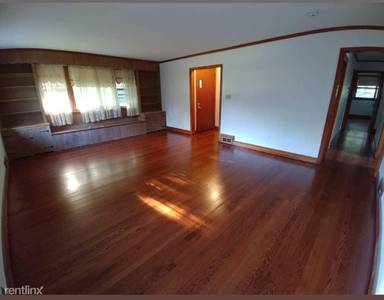 Main picture of 20 Yellowbrook Rd