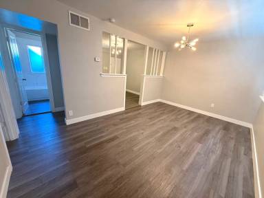 Main picture of 221 S 10th St
