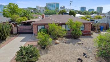 Main picture of 2931 N 8th Ave
