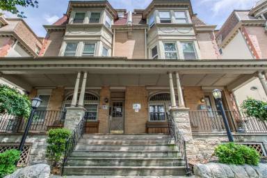Main picture of 313 S 41st St