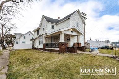 Main picture of 115 E Willard St