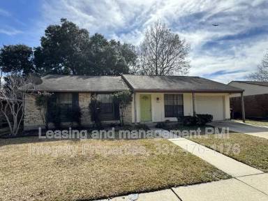 Main picture of 107 Village Ln