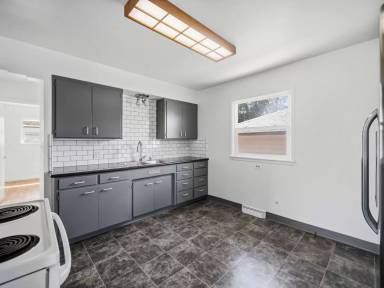 Main picture of 4127 W Broad Ave