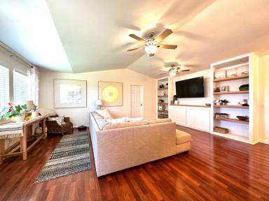 Main picture of 37 Kealohilani St