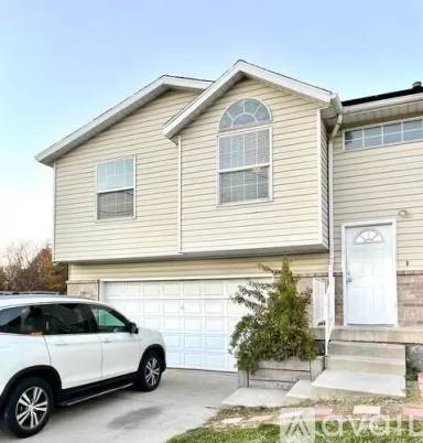 Main picture of 245 E Fort Union Blvd