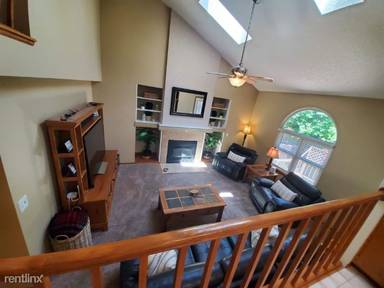 Main picture of 6044 S Routt St