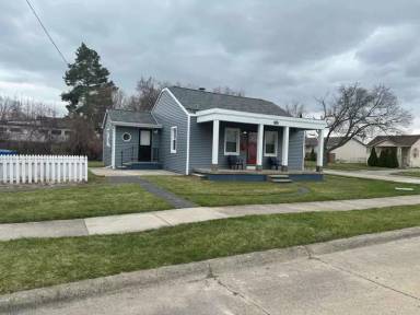 Main picture of 12214 Louisiana Ave