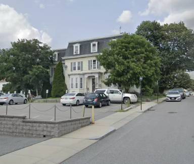 Main picture of 12 Pleasant St