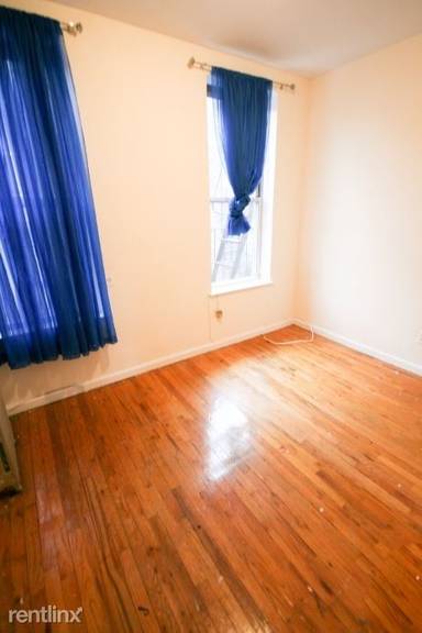 Main picture of 431 E 9th St
