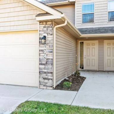 Main picture of Traditions Townhomes Apartments