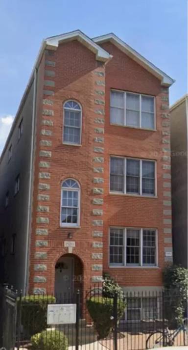 Main picture of 1520 W Superior St