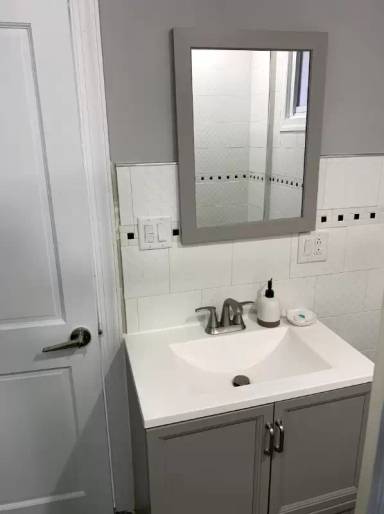 Main picture of 850 Bleecker St