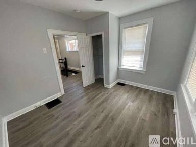 Main picture of 6021 Hampton Ave