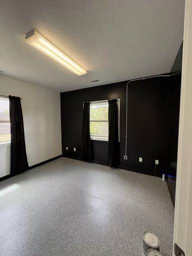 Main picture of 45 W 700 S