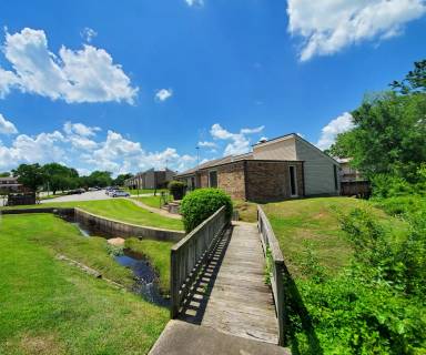 Main picture of Woodcrest Park Apartments