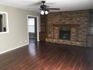 Main picture of 2608 Redwood Ln