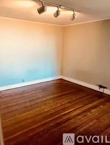 Main picture of 3026 Market St