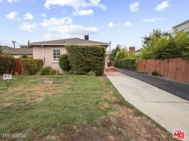 Main picture of 5444 Hermitage Ave