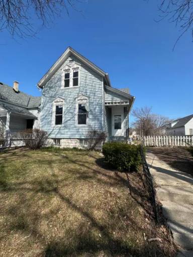 Main picture of 2840 N Vel R Phillips Ave