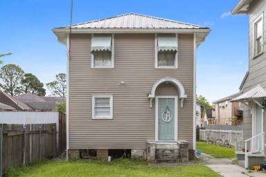 Main picture of 1868 Gentilly Blvd