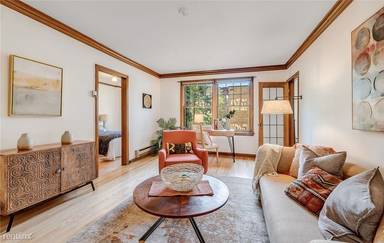Main picture of 400 Boylston Ave E