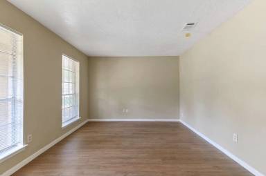 Main picture of 10427 Huntington Place Dr