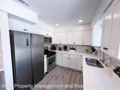 Main picture of 9340 Manor Dr