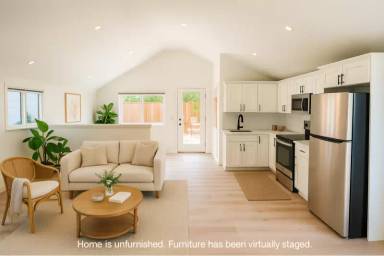 Main picture of 402 Bernal St