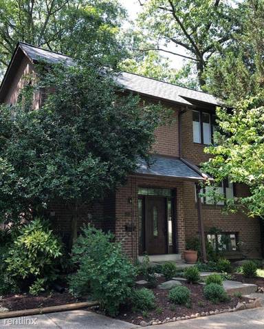 Main picture of 2038 Dundee Rd