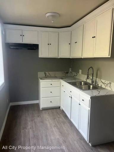 Main picture of 1112 252nd St