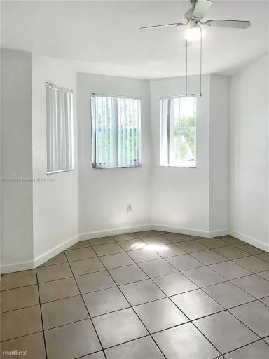 Main picture of 2811 SE 17th Ave