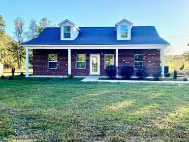 Main picture of 820 Bryant Ln