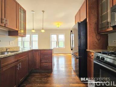 Main picture of 750 W Addison St