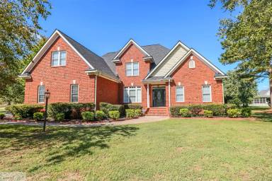 Main picture of 105 Adler Ln