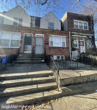 Main picture of 2602 S 61st St