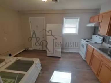 Main picture of 507 E Adams St